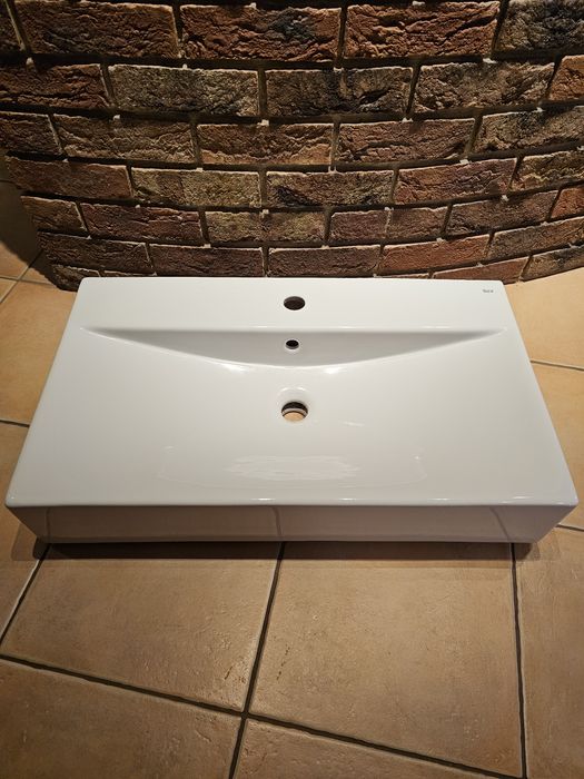 Umywalka nablatowa  Roca 75cm