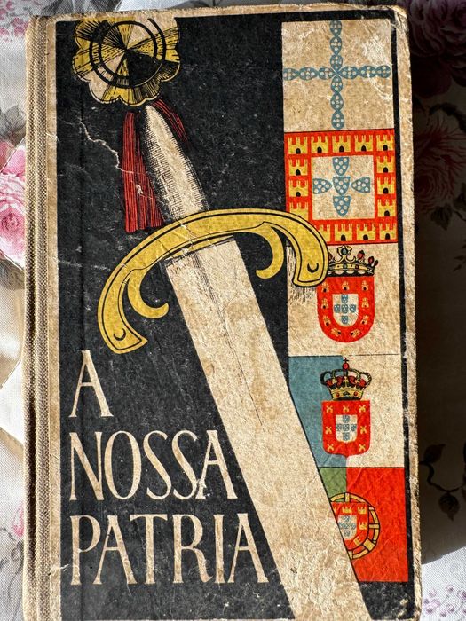 Livro antigo "A nossa Patria"