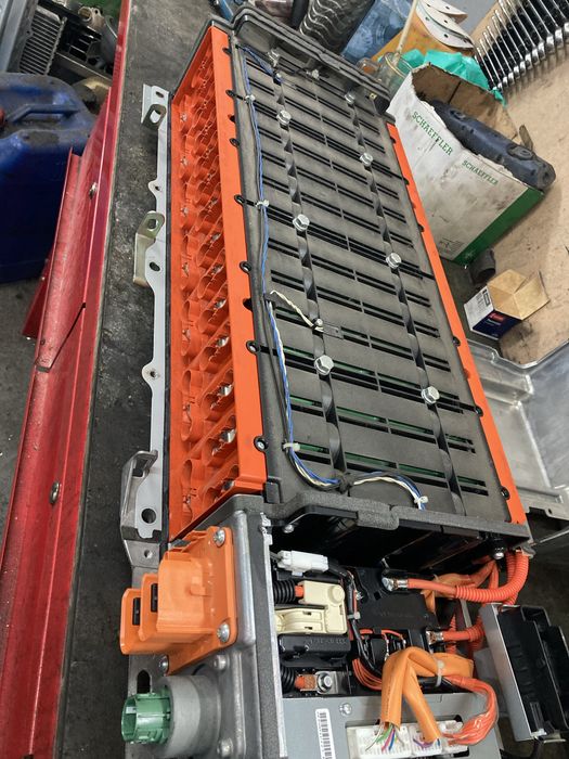 Reparação de viaturas hibridas/plug-in e electricas,gasoleo e gasolina