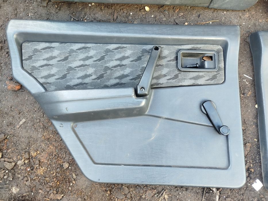 Дверные карты ваз 2109-21099 в хорошем состоянии