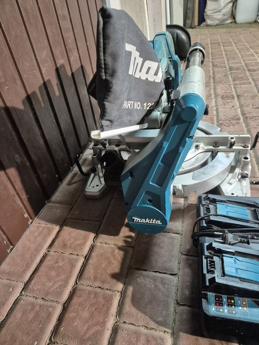 Makita DLS111 Piła ukośnica pilarka