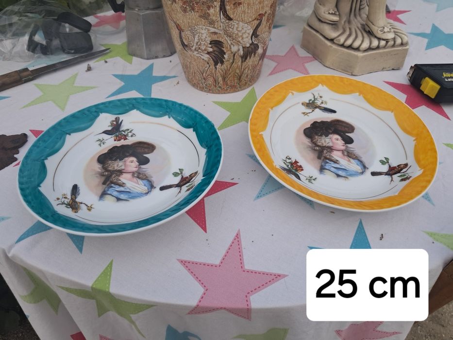 Pratos antigos em ceramica