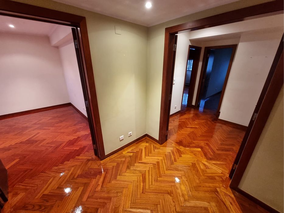 DISPONIBILIDADE IMEDIATA ! Afagamentos e Envernizamentos | Afagar chão