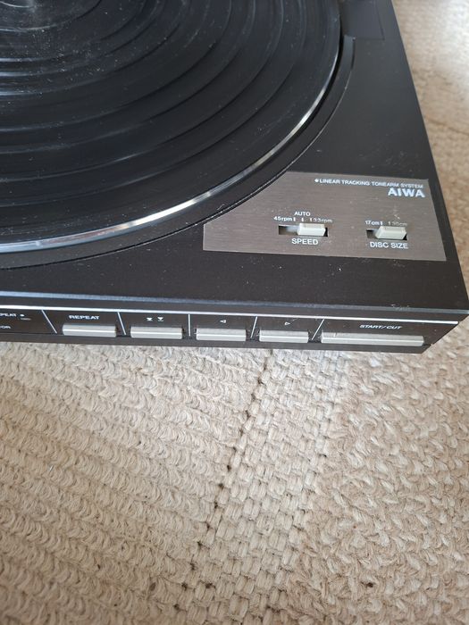 Gramofon Aiwa LX-20 z lat 80 .
