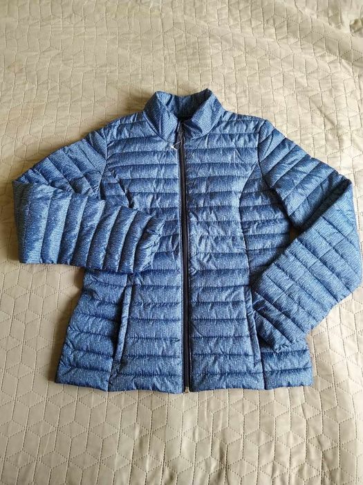 Нова жіноча куртка