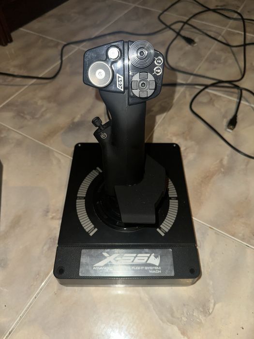 Vendo Joystick Saitek X56 Pro