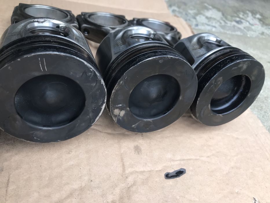 Поршень з шатуном Renault  080340 R9M