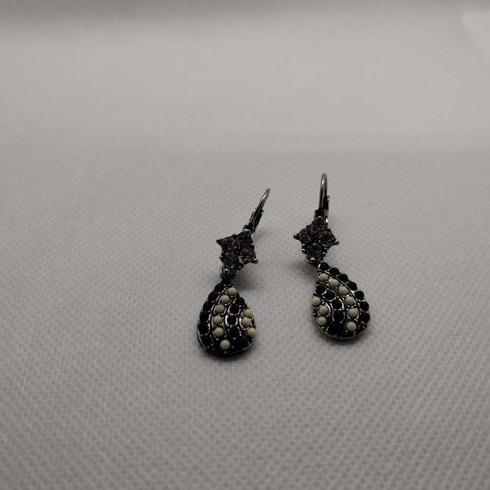 BRINCOS (5) 1 unid- 3€; 2 unid- 4€; 3 unid- 5€