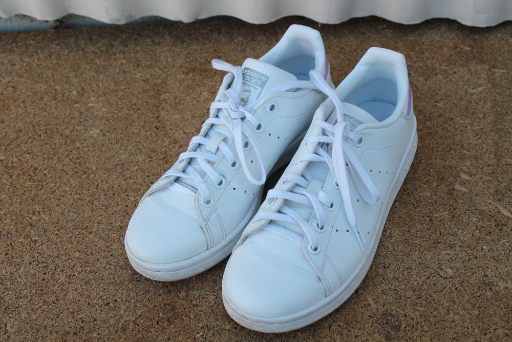 Sapatilhas adidas brancas "stan smith"
