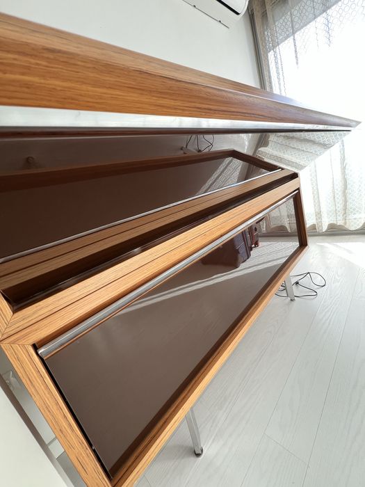 Movel com luz interior automatica