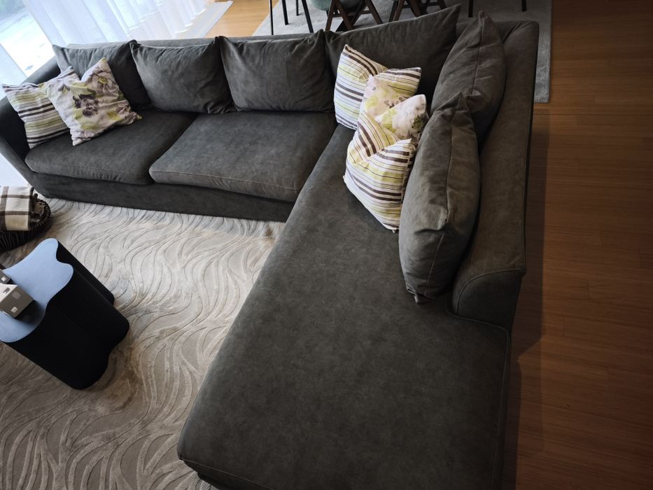Sofa com chaise-longue  com 2 sets capas amovíveis e laváveis