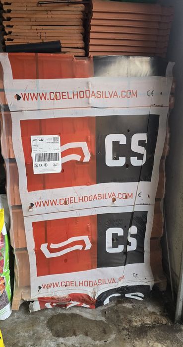 Palete de telha lusa Coelho da Silva