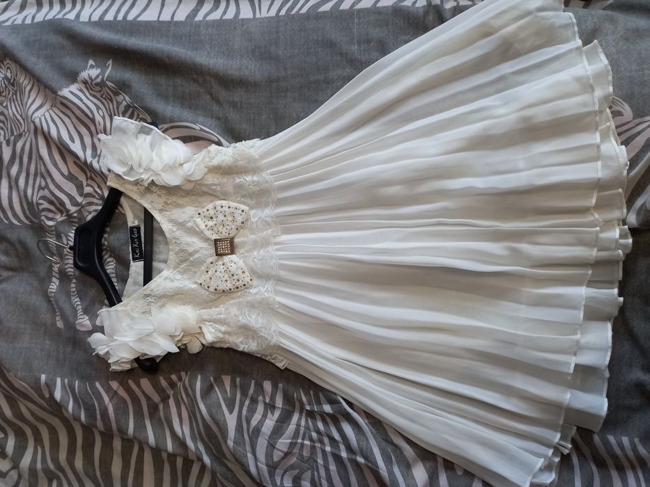 Платье праздничное новое на девочку