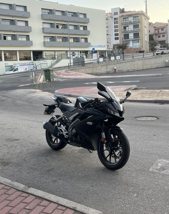 Yamaha YZF-R125.