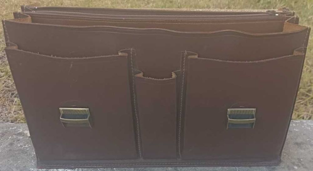 Mala em couro genuíno, de 1985.