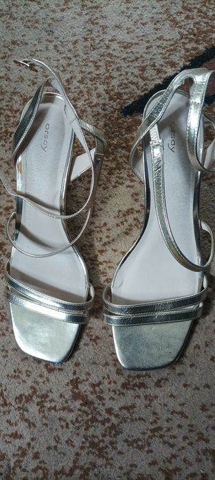 Złote szpilki Orsay rozmiar 40