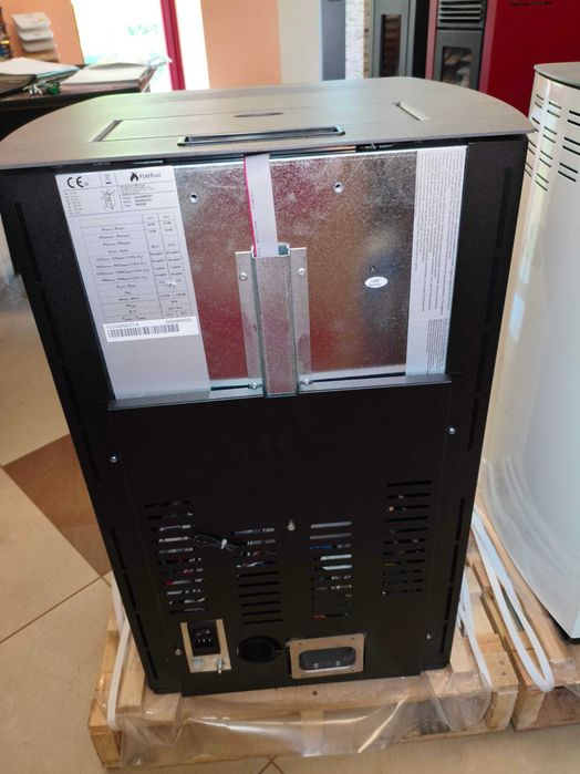 Piec kominkowy na pellet PROMOCJA Julia Next 8,7 kW z pilotem - SUPER