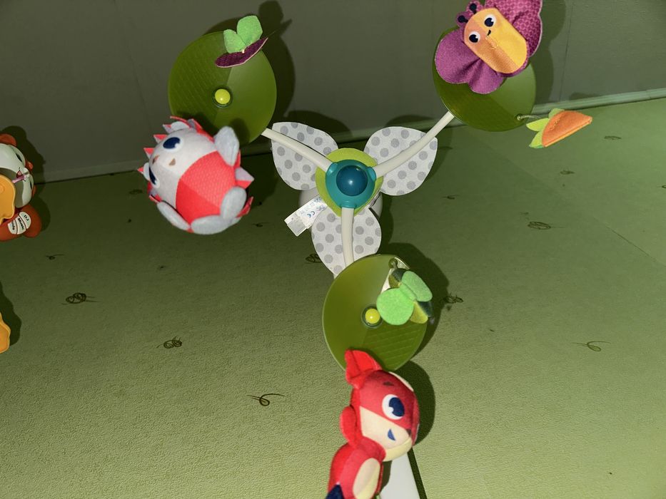 Розвиваючий килимок та мобіль