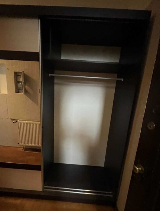 szafa z drzwiami przesuwnymi - możliwy transport