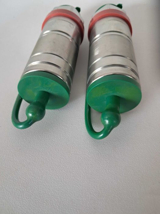 nowe 2 szybkozłącza hydrauliczne długość 111 mm śr gwintu 21 mm
