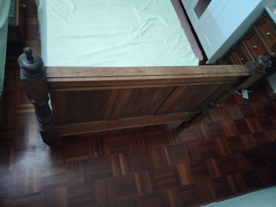 Cama solteiro madeira