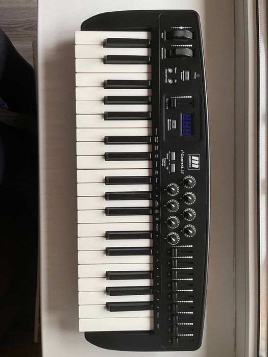 MIDI клавіатура Miditech i2Control - 37