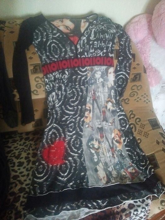 Сукні розмір 46.