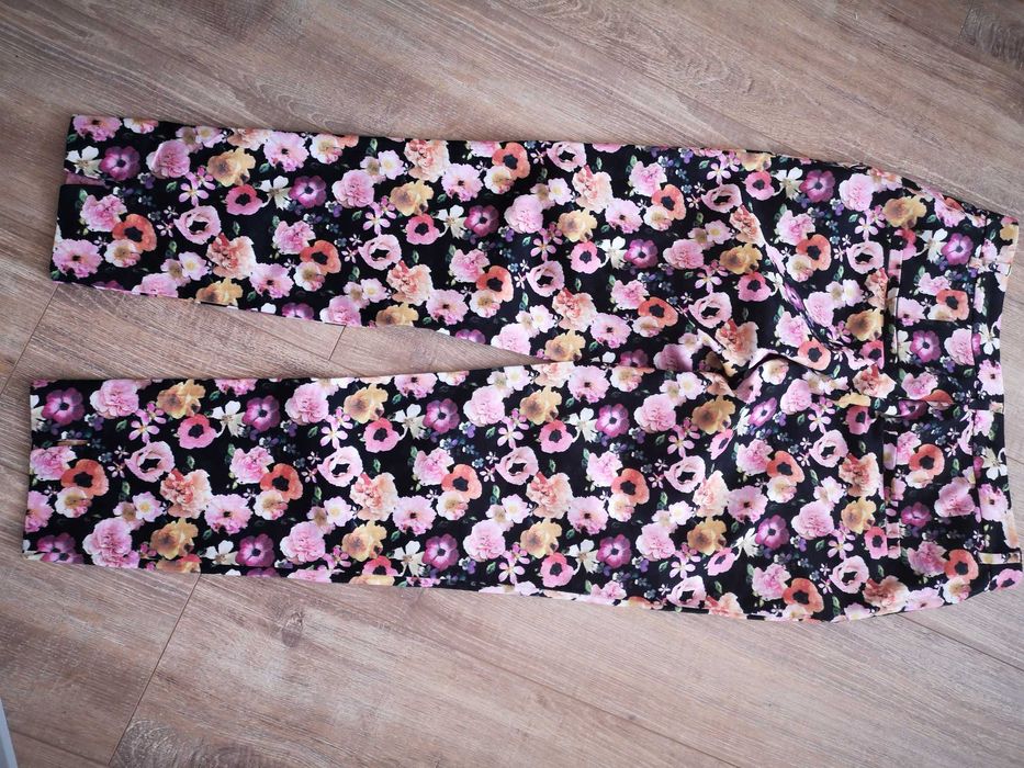 H&M Nowe Spodnie w Kwiaty 38-sprzedam!
