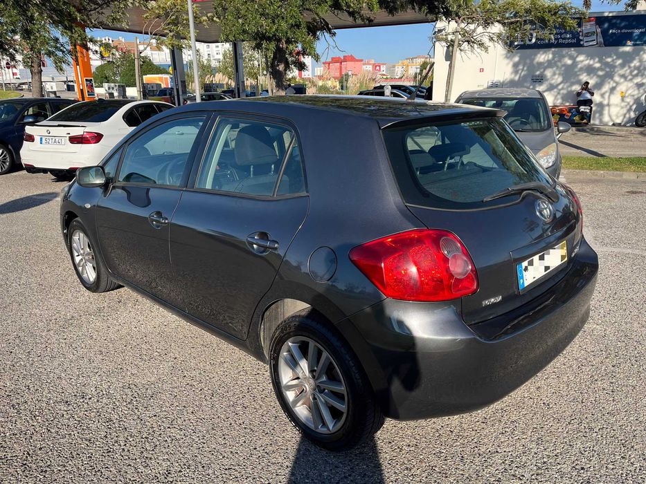 Toyota Auris 1.4 D-4D – 132.000 km
