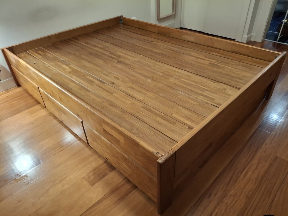 Cama casal madeira marca Cerne (reservada)