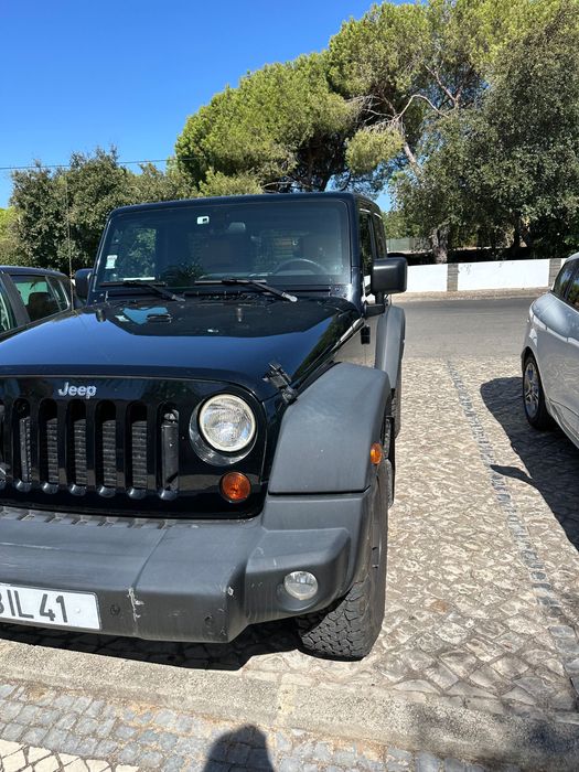 Black Jeep Wrangler