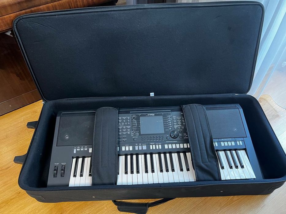 Синтезатор Yamaha PSR-S750