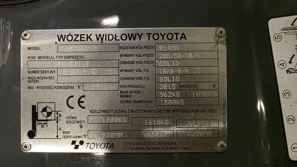 Wozek widlowy Toyota elektryczny