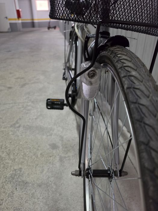 Bicicleta citadina Krestiv City Style nova , com cesto.