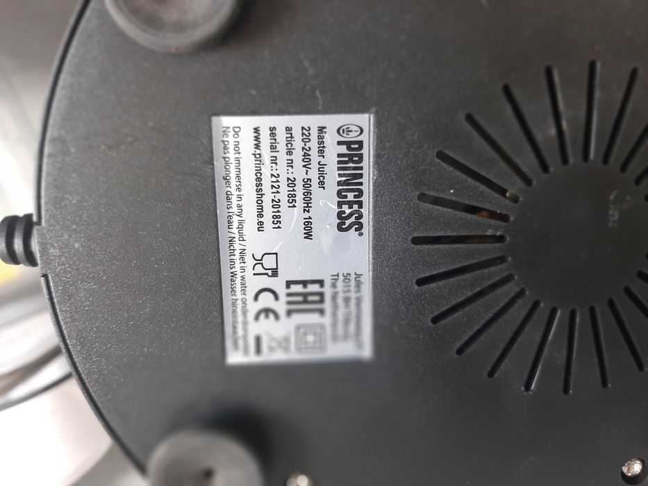 Соковыжималка Princess для отжима сока из фруктов с апельсинов лимонов