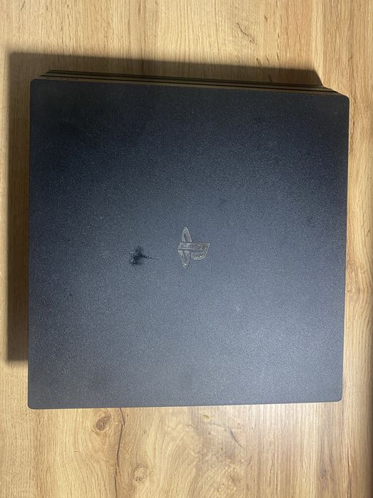 Sony PlayStation 4 + навушники