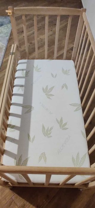 Кроватка дитяча з маятником з натурального дерева без лаку, еко+матрас