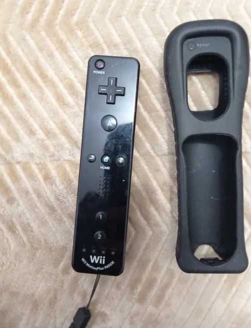 Nintendo Wii Preta + Caixa + Jogo + 2 Comandos + Acessórios