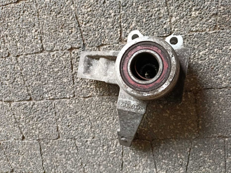 Piasta zwrotnica tarcza zacisk microcar ligier mgo xtoo ixo virgo
