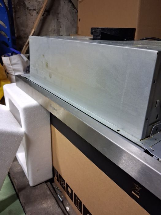 Okap podszafkowy teleskopowy Whirlpool