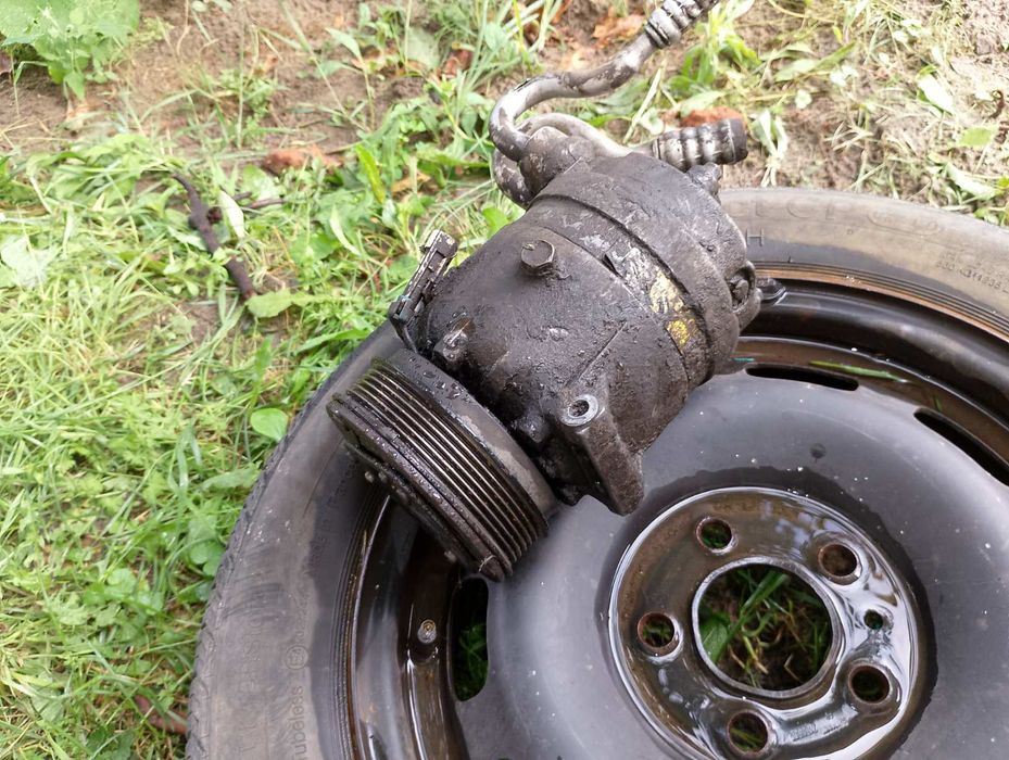 Компресор кондиціонера Опель Вектра Б 2.0 Дизель