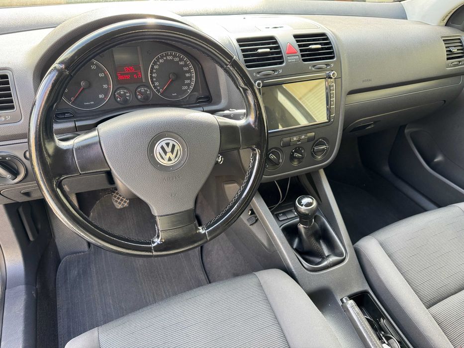VW Golf V 1.4 Gasolina