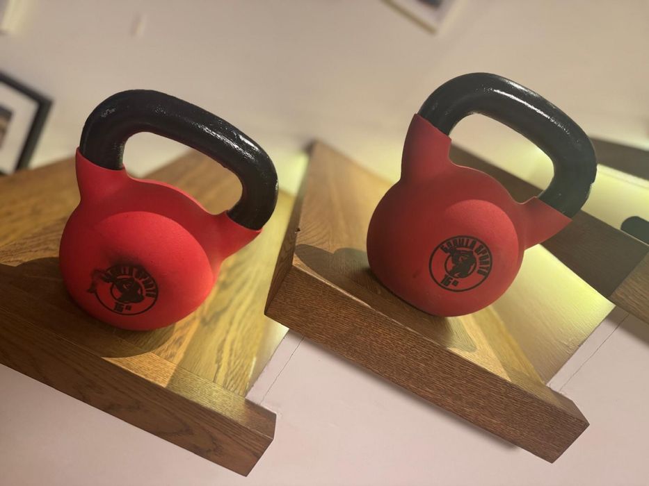 Kettlebell Gorilla Sports żeliwny gumowany 16 kg