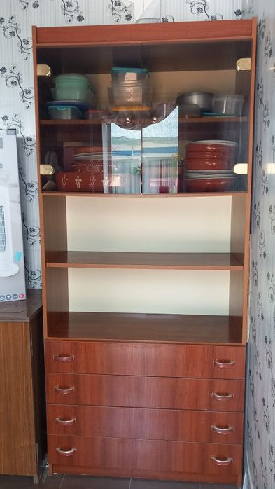 Vitrine com 4 Gavetas