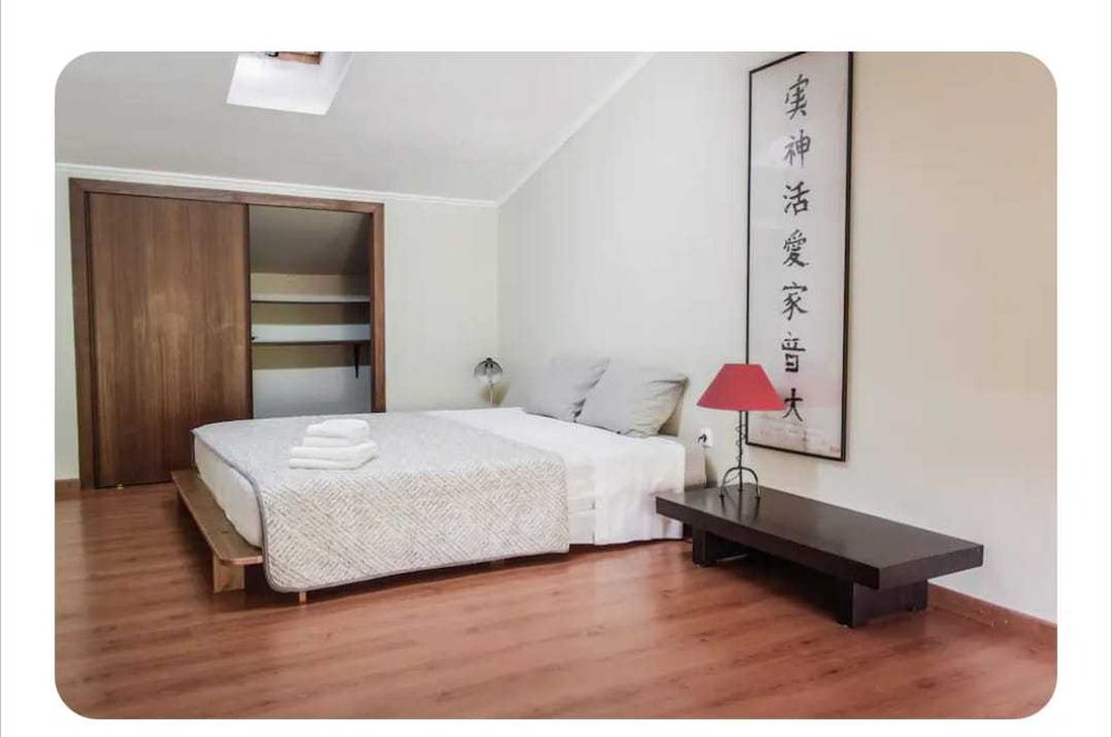 Cama com colchão bom estado