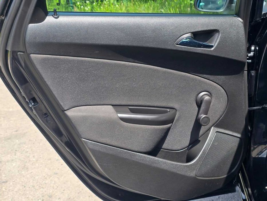 Продам  Opel Astra 2013. Можна в розстрочку, під викуп.