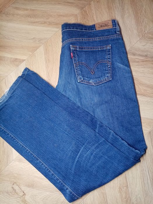 Джинсы Levi's в отличном состоянии