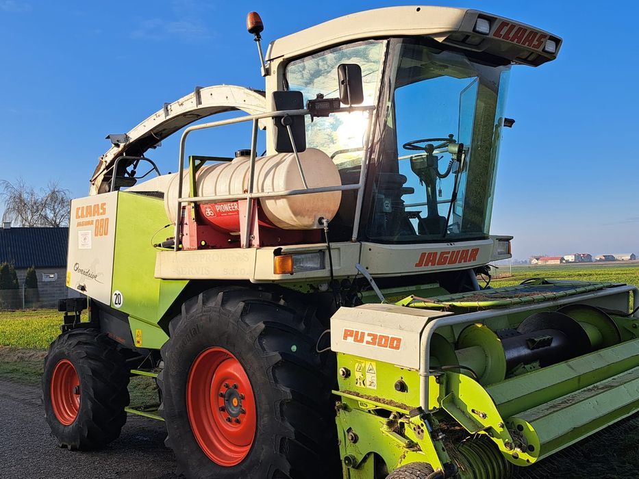 Sieczkarnia do kukurydzy Claas Jaguar 880 z podbieraczem do traw PU300