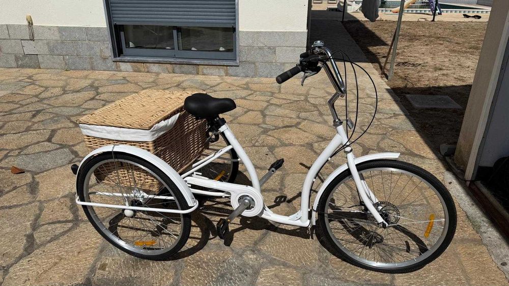 Bicicleta / Tricicleta / triciclo senhora 26"