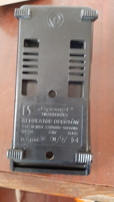 К швейным машинками новый польский электропривод Tur-2.